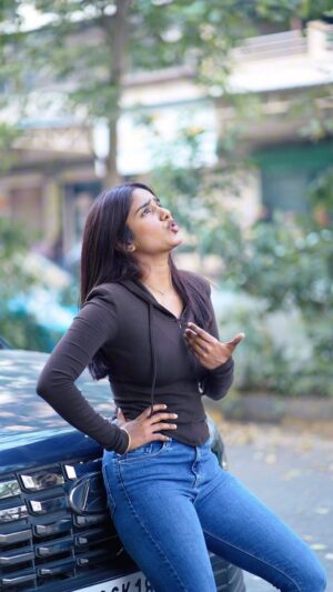 Sharon Gaikwad Instagram - Jabse akele rhena sikha 🔥 
.
.
.
🎥 @mm_photography__00 
.
.
#trendingreels