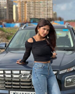 Sharon Gaikwad Instagram - 🖤✨
.
.
.
.
#okbye