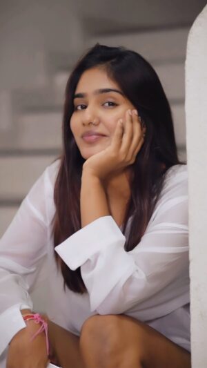 Sharon Gaikwad Instagram - Ab patthar karliya hai dil ko 💔
.
.
.
.
#trendingreels