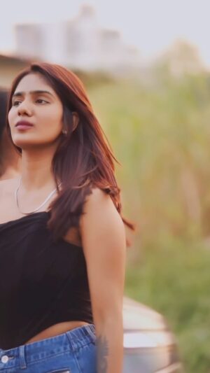 Sharon Gaikwad Instagram - Jinse milkar tum Gurur karte ho 😂🔥
 Tag / share 🔥
.
.
.
🎥 @_mehulphotography_ 
.
.
#trendingreels