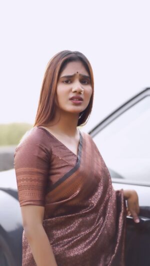 Sharon Gaikwad Instagram - Kaisa tha phir Valentine’s Day? ❤️‍🩹
.
.
.
@_mehulphotography_ 
.
.
.
#trendingreels