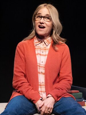 Sharon Lawrence Instagram - Maureen McCormick and Sharon Lawrence are back in @penpals starting today…here are two of my production photos

#sharonlawrence #maureenmccormick #play #penpals #theater