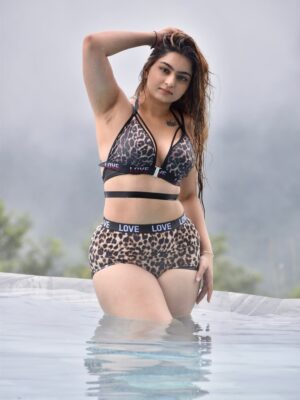Sharwari Gujar Instagram - 🤎🤎🤎
#pool #swimmimg #hill #vietnam #tour