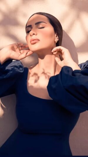 Shayma Helali Instagram - #مين_بيعشق_بدقيقة اول عمل خاص ليّا في مسيرتي الفنية أغنية افتخر واعتز بيها طول عمري ❤️
شيما_هلالي #SH #shaymahelali