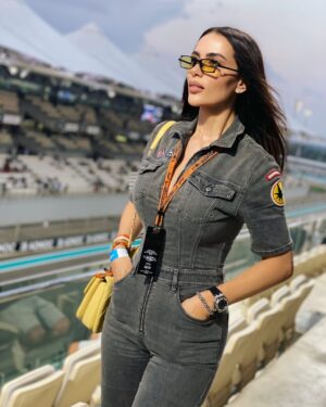 Shayma Helali Instagram - Bonsoir à tous @f1 #SH #shaymahelali#شيما_هلالي