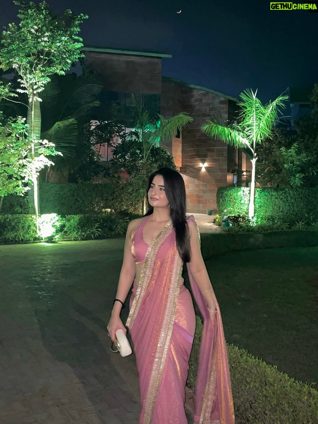 Sheran Ratnani - 8.4K Likes - In my Desi Girl era 💫
.
.
.

#desi #indian #wedding #saree #weddingdiaries #pink #explore #ethnicwear #outfitinspo #🧿