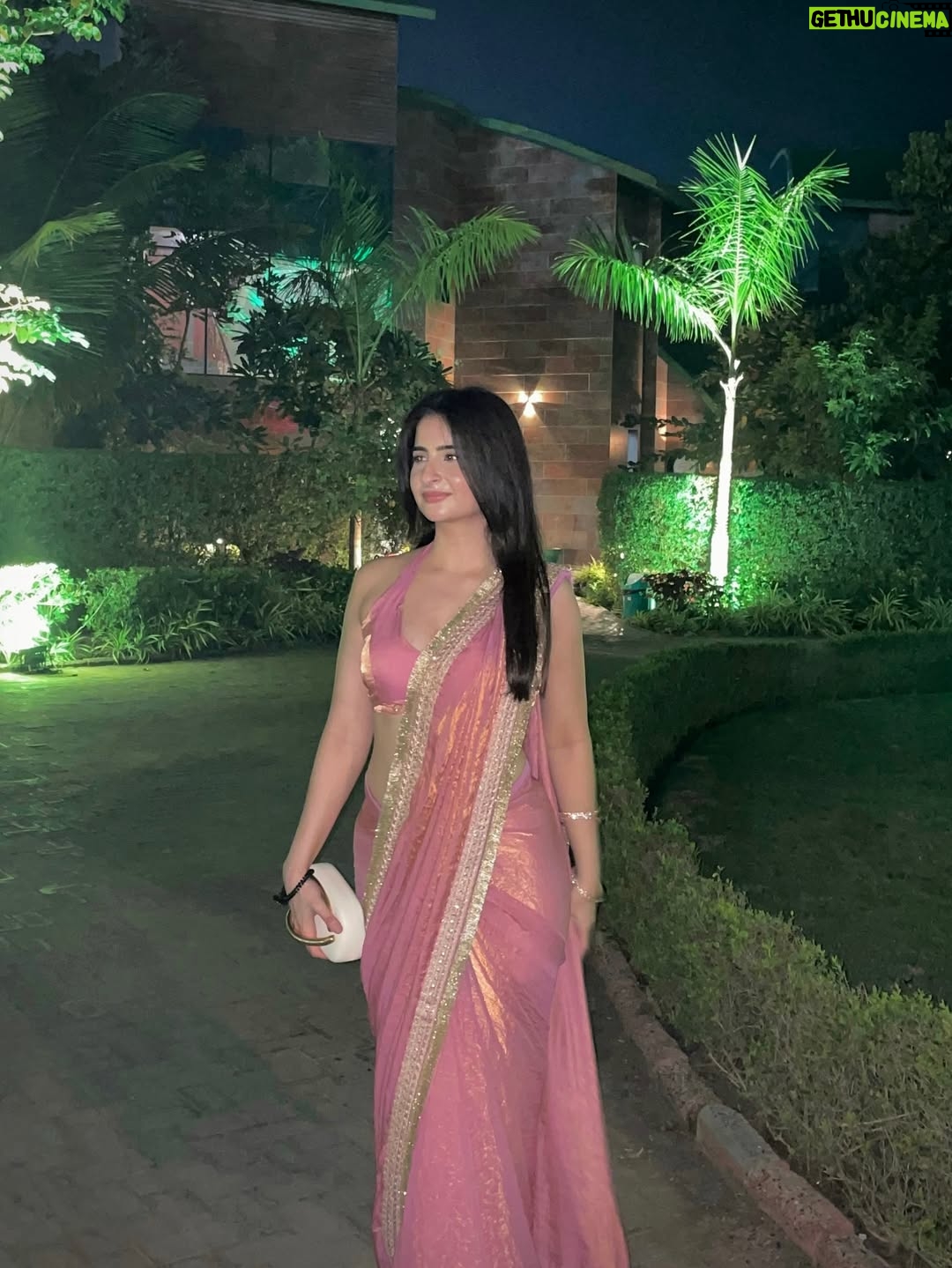 Sheran Ratnani - 8.4K Likes - In my Desi Girl era 💫
.
.
.

#desi #indian #wedding #saree #weddingdiaries #pink #explore #ethnicwear #outfitinspo #🧿