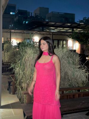 Sheran Ratnani Instagram - Shaam Gulabi🌸🎆
🏷️: @labelaishwaryrika
.
.
.
#desi #indian #wedding #sharara #suit #pink #explore #ethnicwear #outfitinspo #chikankari #🧿