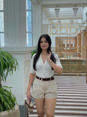 Sheran Ratnani Instagram - Peace ✌🏻🕊️ over chaos ✨
.
.
.
#oldmoneyaesthetics #ootd #elegance #whiteoutfit #outfitinspiration #polo #timeless #🧿