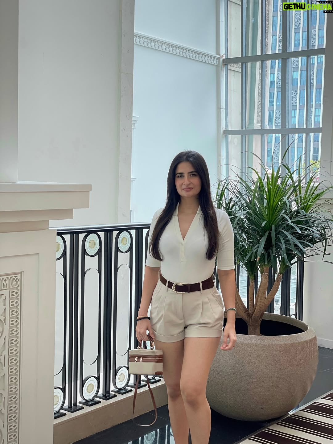 Sheran Ratnani - 4.2K Likes - Peace ✌🏻🕊️ over chaos ✨
.
.
.
#oldmoneyaesthetics #ootd #elegance #whiteoutfit #outfitinspiration #polo #timeless #🧿