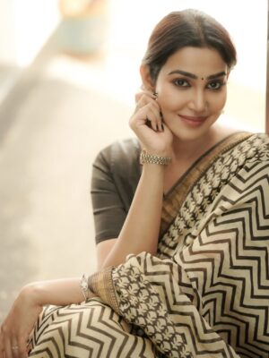 Sheriina Instagram - Stepping into the New Year with grace, gratitude, and quiet strength. ✨
Wishing you a year filled with peace, purpose, and beautiful beginnings.
Happy New Year 🤍

Costumes - @vastrakadha.official 
Photographer - @camerasenthil 
Makeup - @ragavismakeover 
Shoot Organized by @rrajeshananda 

#newyeargrace #quietconfidence #eleganceinsimplicity 
#timelessstyle #gracefulliving