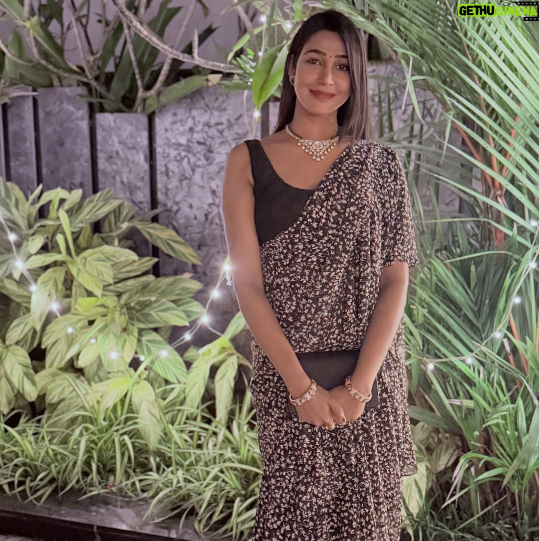 Sheriina - 3.5K Likes - Not every emotional connection is meant to become a life direction.
Some people enter your life to gently teach you boundaries, not forever.

Wearing: @stephinlalanofficial @stephin_varughese @fineshinejewels 

#sheriina #loveyourself #boundaries #xoxox