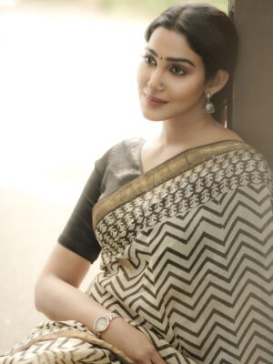 Sheriina Instagram - Stepping into the New Year with grace, gratitude, and quiet strength. ✨
Wishing you a year filled with peace, purpose, and beautiful beginnings.
Happy New Year 🤍

Costumes - @vastrakadha.official 
Photographer - @camerasenthil 
Makeup - @ragavismakeover 
Shoot Organized by @rrajeshananda 

#newyeargrace #quietconfidence #eleganceinsimplicity 
#timelessstyle #gracefulliving