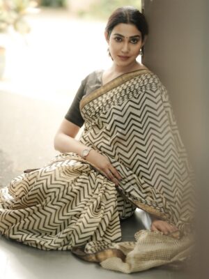 Sheriina Instagram - Stepping into the New Year with grace, gratitude, and quiet strength. ✨
Wishing you a year filled with peace, purpose, and beautiful beginnings.
Happy New Year 🤍

Costumes - @vastrakadha.official 
Photographer - @camerasenthil 
Makeup - @ragavismakeover 
Shoot Organized by @rrajeshananda 

#newyeargrace #quietconfidence #eleganceinsimplicity 
#timelessstyle #gracefulliving
