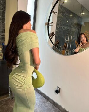 Sheyla Rojas Instagram - Quien por aquí? 🍐
Dress: @ronaldoanzuresmx