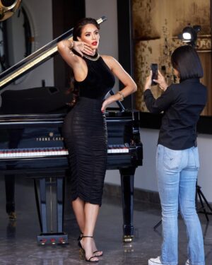 Sheyla Rojas Instagram - Behind the scenes ✨ @obmaestrosjoyeros @liceafotografia