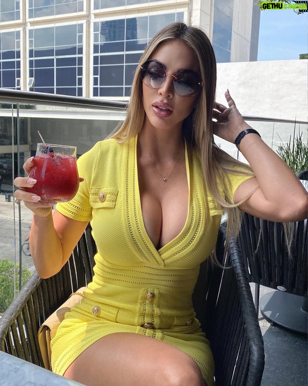 Sheyla Rojas - 17.9K Likes - Sunday ☀️ @exclusivebutik.pl