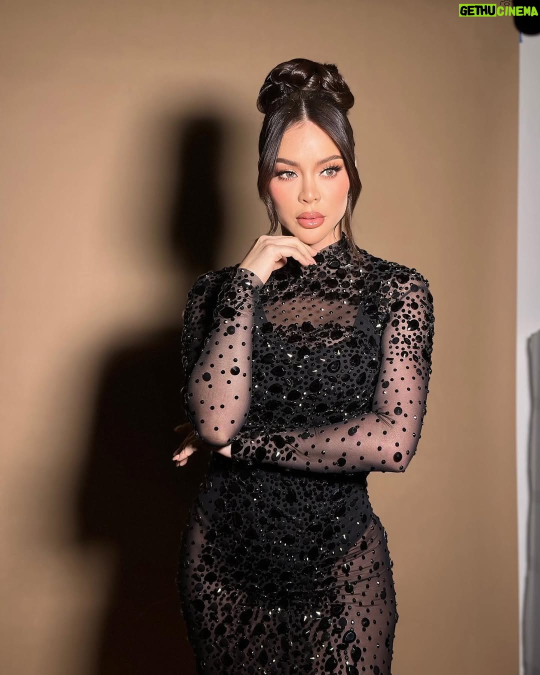 Sheyla Rojas - 22.1K Likes - Enamorada de estas picts 💣 
Dress: @ronaldoanzuresmx
Makeup: @christmatta 
Hair: @ronaldomarti11 
Content: @enriquemcc