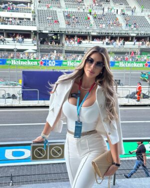Sheyla Rojas Instagram - F1 🏎️ #paddock