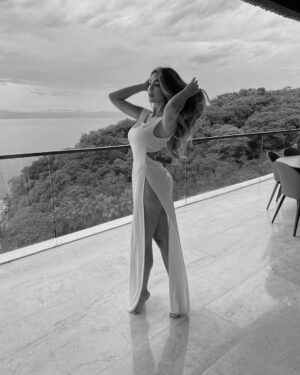 Sheyla Rojas Instagram - White 🦢