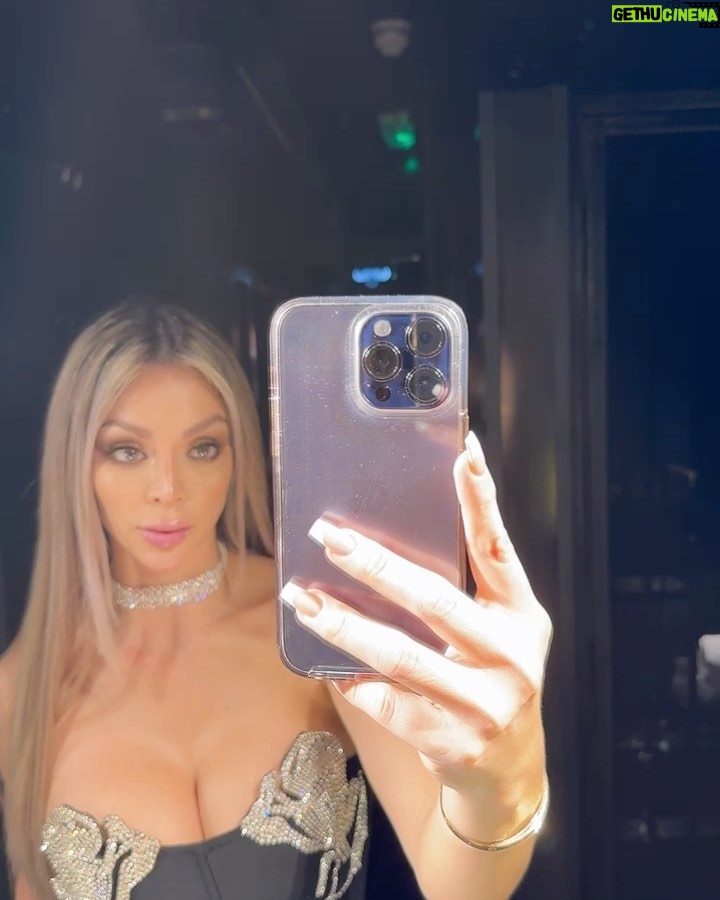 Sheyla Rojas - 19.4K Likes - Mis colores fv 🤍🖤 @ronaldoanzuresmx