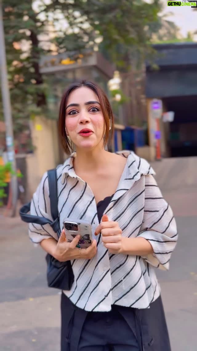 Shiba Khan - 70.4K Likes - Dekha kitni tez daudti hoon🤣😂 @mujassim_khan91 
@abraz.khan_91 
:
:
: #comedy #funnyreel #explorepage #shibakhan #foryoupage