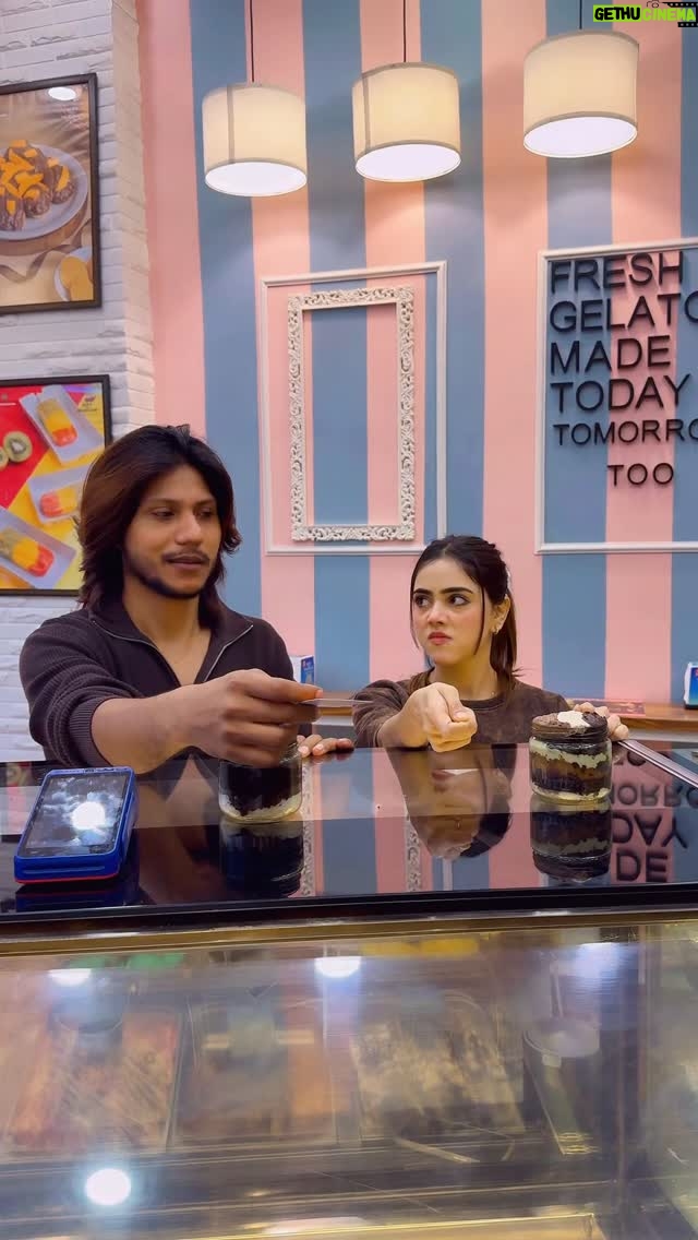 Shiba Khan - 287.9K Likes - Galat card le liya😡 @mujassim_khan91 
: @shoeb.khan_zd 
:
:
: #comedy #funnyreel #viralvideos #shibakhan #foryoupage