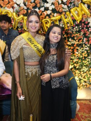 Shilpi Raghwani Instagram - 🥰A very great full thanks to each nd everyone for your warm wishes on my birthday 🎂🙏🏻🌹 thank you everyone for your love nd support ,love you all guys 🙏🏻🥰