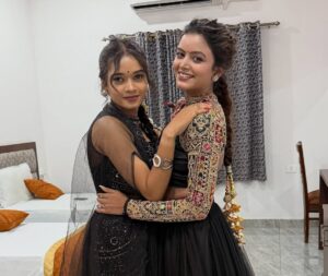 Shilpi Raghwani Instagram - Wishing you a very very happy birthday 🎂 ❤️😍😘 @shilpiraghwani di ❤️ Mahadev always bless you 😍 Kab se wait kar rahi thi ki birthday aaye to ye wala photo post karu 😄😂🤣 again happy birthday di 😘 i love you ❤️