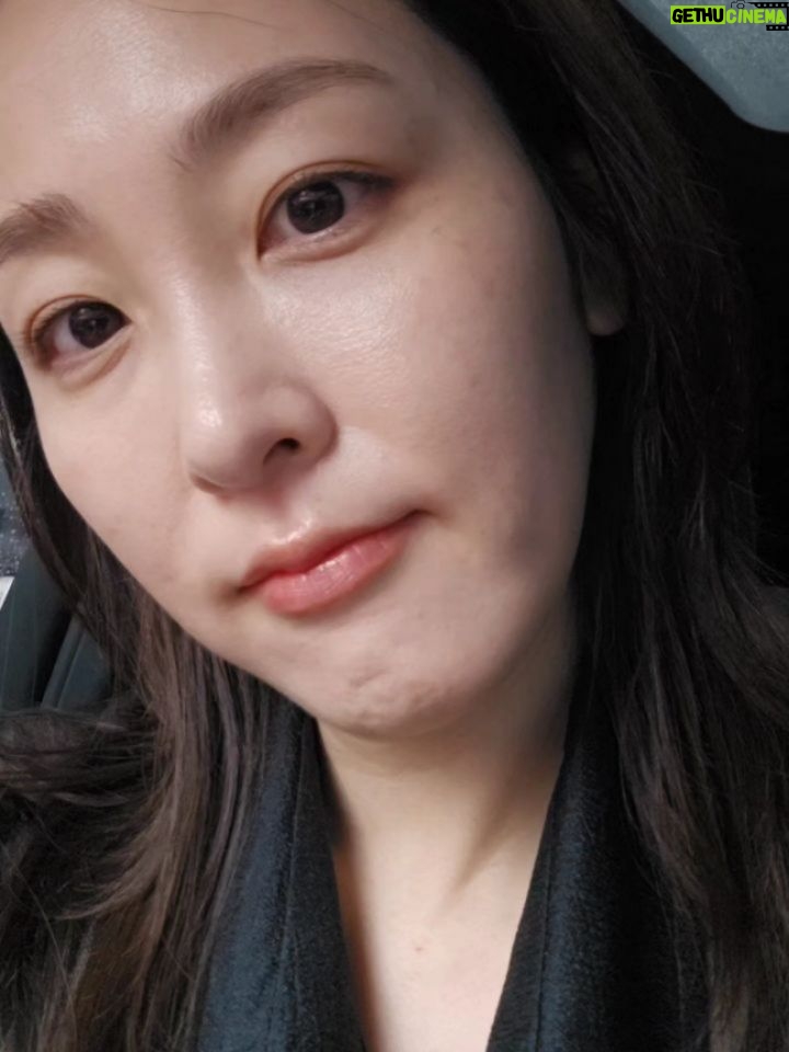 Shin A-young - 2.5K Likes - 다 다른 날임

옷이 블랙밖에 없는건가.
