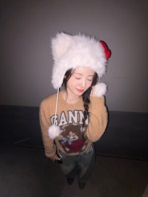 Shin Sia Instagram - HAPPY NEW YEAR! 
사랑가득한 한해의 시작!!!!!!♥️
모두 새해복 많이 받으세요🥰