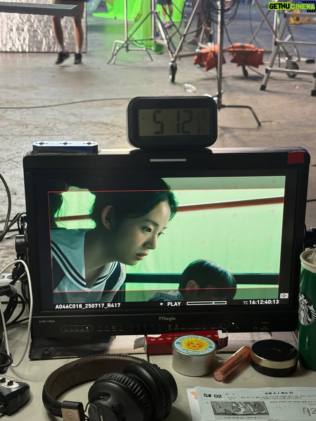 Shin Sia - 356.8K Likes - 영화 <오늘 밤, 세계에서 이 사랑이 사라진다 해도> 💗
따뜻하고 행복했던 한 여름 속 추억들.
지금! 영화관에서 만나요....🐧✨👼🏻