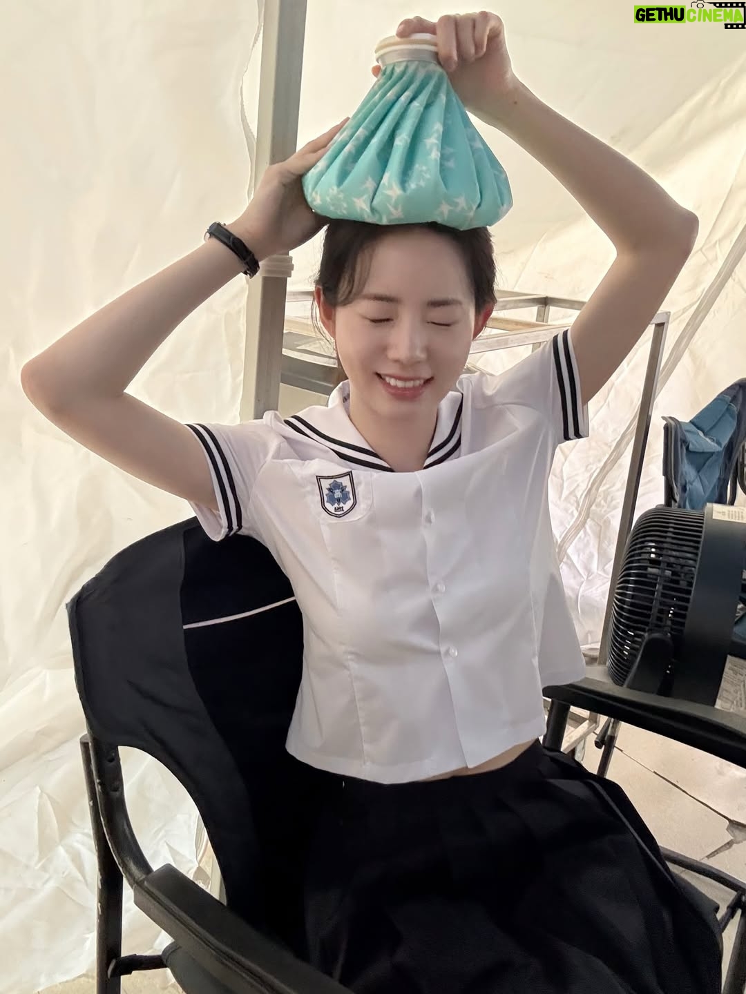Shin Sia - 356.8K Likes - 영화 <오늘 밤, 세계에서 이 사랑이 사라진다 해도> 💗
따뜻하고 행복했던 한 여름 속 추억들.
지금! 영화관에서 만나요....🐧✨👼🏻