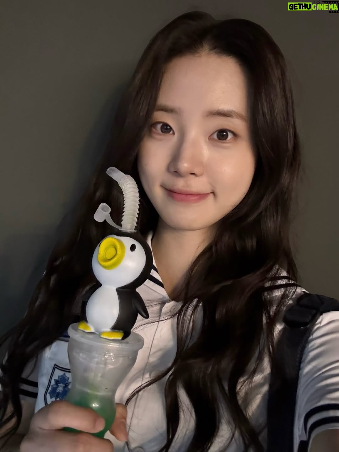 Shin Sia - 356.8K Likes - 영화 <오늘 밤, 세계에서 이 사랑이 사라진다 해도> 💗
따뜻하고 행복했던 한 여름 속 추억들.
지금! 영화관에서 만나요....🐧✨👼🏻
