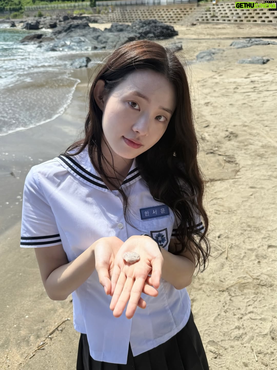 Shin Sia - 356.8K Likes - 영화 <오늘 밤, 세계에서 이 사랑이 사라진다 해도> 💗
따뜻하고 행복했던 한 여름 속 추억들.
지금! 영화관에서 만나요....🐧✨👼🏻