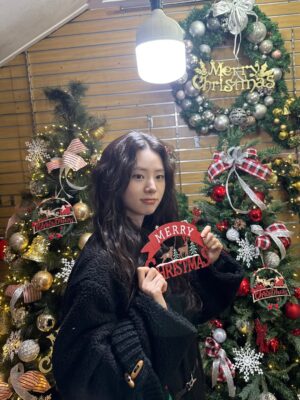 Shin Sia Instagram - 재미난 남대문 시장 구경기
트리 구매 완료...크리스마스 오늘부터 준비시작......♥️🤪