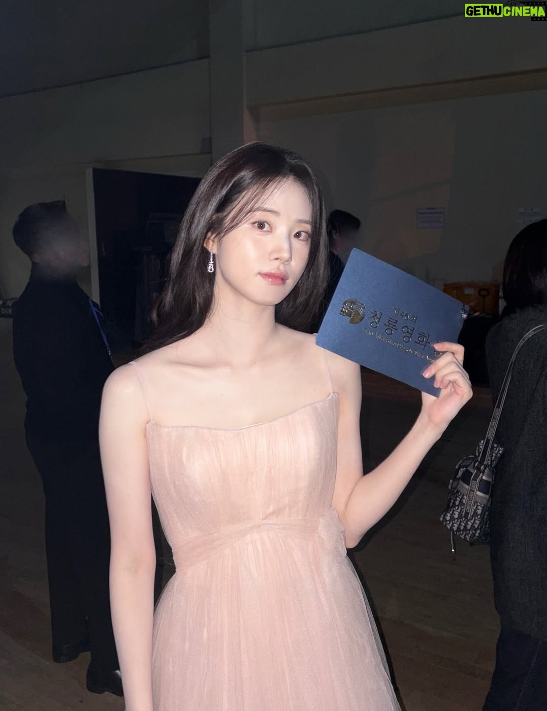 Shin Sia - 112.3K Likes - 청룡영화제🐉
시상자로 참여하게 되어 행복하고 영광이었습니다🖤