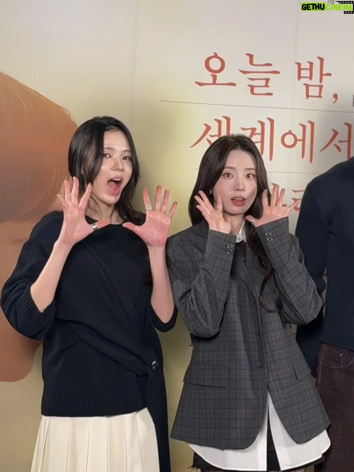 Shin Sia - 79.2K Likes - HAPPY NEW YEAR! 
사랑가득한 한해의 시작!!!!!!♥️
모두 새해복 많이 받으세요🥰
