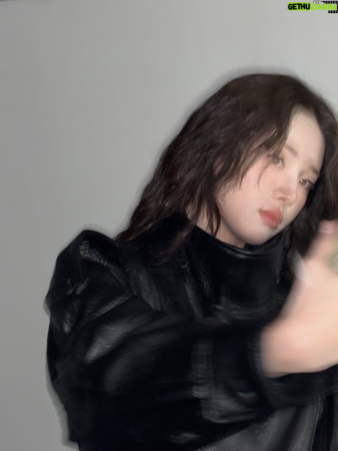 Shin Sia - 80.2K Likes - 