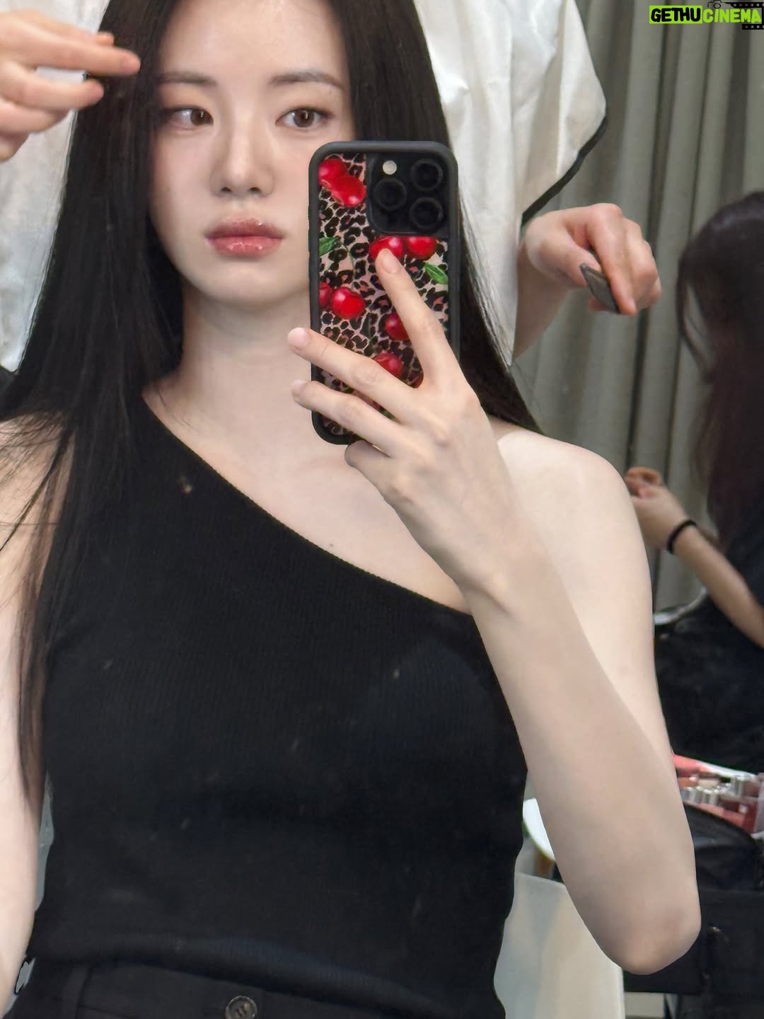 Shin Sia - 81.6K Likes - 🖤 @sgic_official