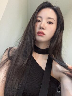 Shin Sia Instagram - 🖤 @sgic_official