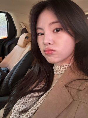 Shin Sia Instagram - 출근길 날씨가 좋으면 기분이 좋그든요 ~~🪽🤍
