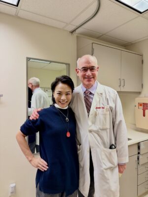 Shirley Chung Instagram - Heyyyy loves! ❤️ My 1 year scans came back all Cleared 🥹💪✌️ Last year November I completed 50 rounds of radiation and rang the victory bell at @uchicago. After a year of hard work, focusing on my wellbeing and living my life to the fullest. I am maintaining cancer free and in remission. Thank you Dr. Vokes, Dr. Juloori  my oncology team at Chicago, you saved my tongue, my life and my career ❤️ Chicago means hope, light and rebirth for me. Not only I got to enjoy this beautiful city this trip, I also had the honor to be part of @tasteofhopechicago for America Cancer Society. Now I belong to this C club, and winning, I will do my part to help fight cancer for everyone ✊  #chefshirleychung #cancerwarrior #stage4 #tonguecancer #cancersurvivor #fuckcancer #tasteofhopechicago