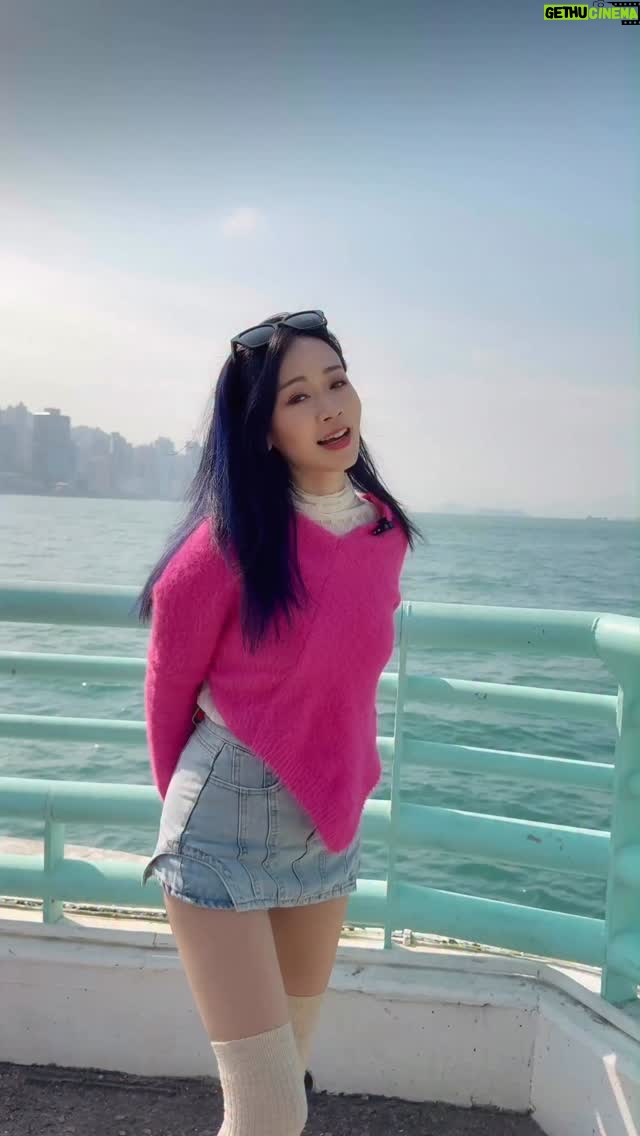 Shirley Yeung Sze-Kei - 2.8K Likes - 人哋睇你唔起，你咪睇返佢唔起～
唔使討好任何人，你又唔靠佢食飯，憑乜否定你？
講得好聽嘅聽聽就算，唔好聽嘅唔使認真，好多時候系人唔見得你好。
唔好因小人唔開心，人生短短，自己開心先至最重要❤️

#做自己 #粵語正能量 #唔使討好任何人 #自己開心最重要 #遠離小人

#楊思琦 #szekikk #楊思琦szeki #杨思琦 #杨思琦szeki #香港小姐 #演員