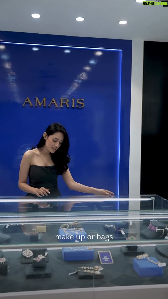 Shivani Pancholi - 194 Likes - 2026 Brides, this one’s for you. Consider this your sign — because no jeweler does jewelry like AMARIS especially for the modern bride of today. 
AMARIS Fine Jewels 📍Ambawatta One, Mehrauli | Golf Course Road, Gurugram 

#bride #bridal #jewellery #weddingseason