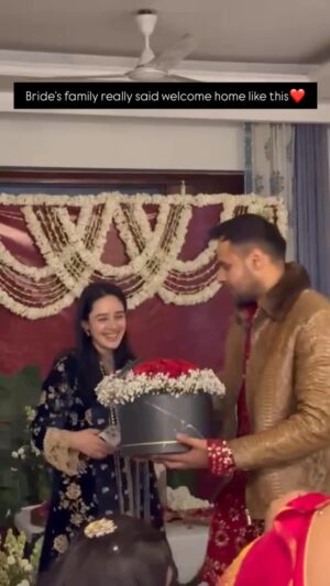 Shivani Pancholi Instagram - Bride’s family really said welcome home like this ❤️
#bridetobride #bride #shaadiwalaghar #groom #bride