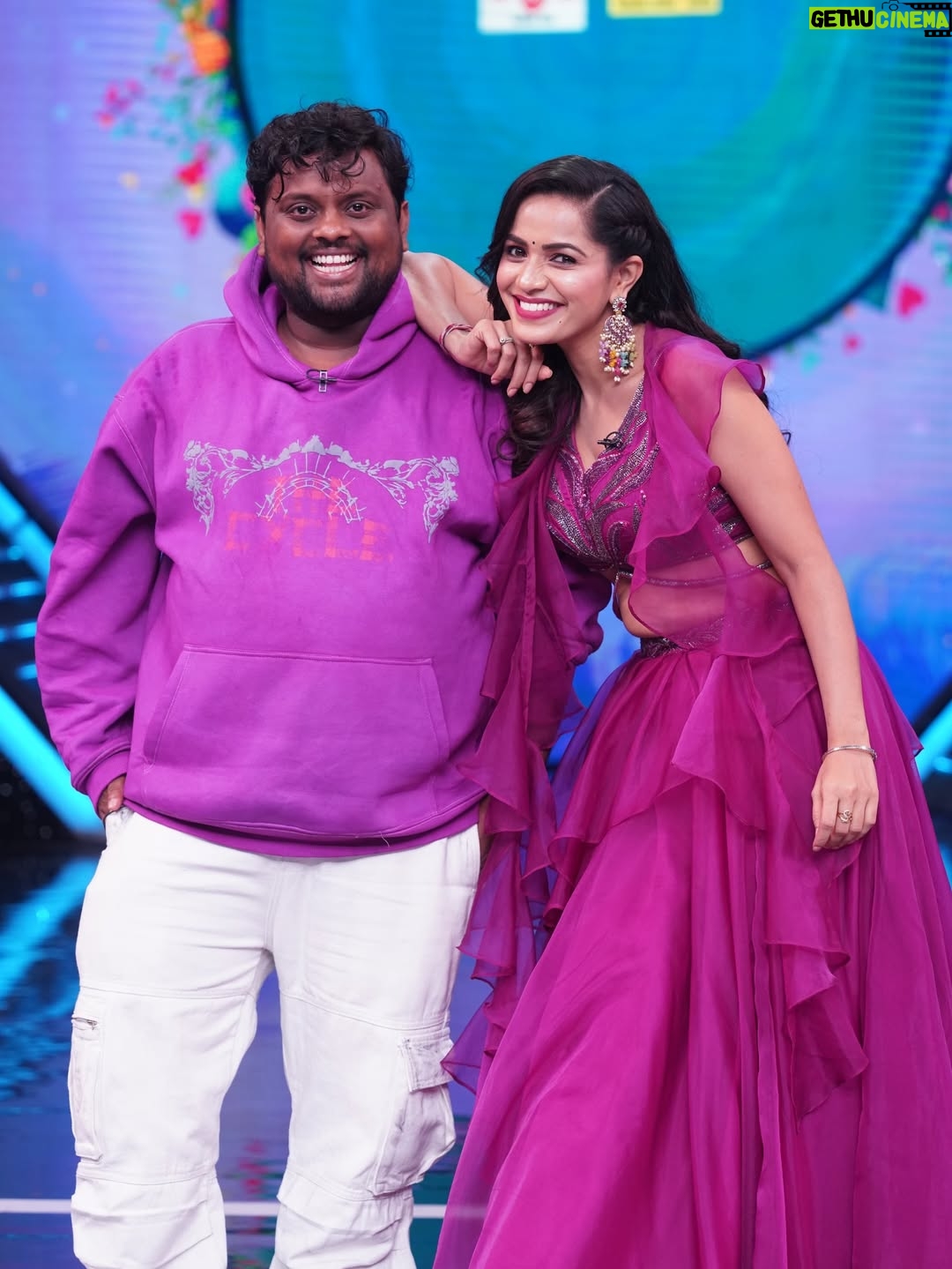 Shobha Shetty - 231.2K Likes - Happy Birthday to the Beautiful Lady entrepreneur✌️Shobha  the CEO of @shobhashettydesignerstudios _____Keep living your Best Life 🙌
Wishing you Love & Happiness on your special day 
Cheers for more fun and many more Memories👍Once again Happy Birthday 🎂 😍
#tastyteja #shobhashetty