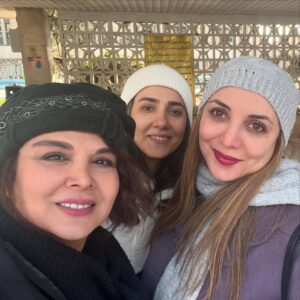 Shohre Soltani Instagram - .
میگویند ؛
دوست خوب مانند خانه است جایی امن ک فکر میکنی ب آن تعلق داری...
#رویا_میرعلمی #فهیمه_امن_زاده#شهره_سلطانی#رفاقت#تئاتر #تاتر #یک_روز_خوب #دوستانه