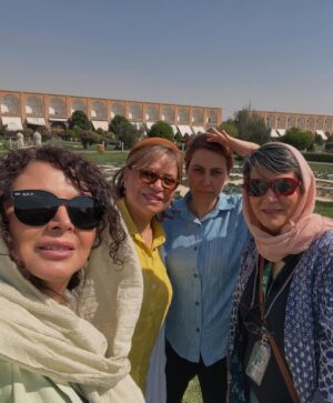 Shohre Soltani Instagram -
🌱🕊️
اصفهان پاییز ۱۴۰۴...
#أصفهان#اصفهان_زیبا #دوستانه#دوستان_قدیمی
#گوهر_خیراندیش#منیر_قیدی#شهره_سلطانی#پانته_آ_حسینی
#نقش_جهان#میدان_نقش_جهان