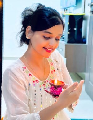 Shraddha Takke Patil Instagram - Happy Diwali 🪔🪽🪅🎇🎆
.
.
.
.
#shraddhatakke #diwali #diwalicelebration #post #like #pic